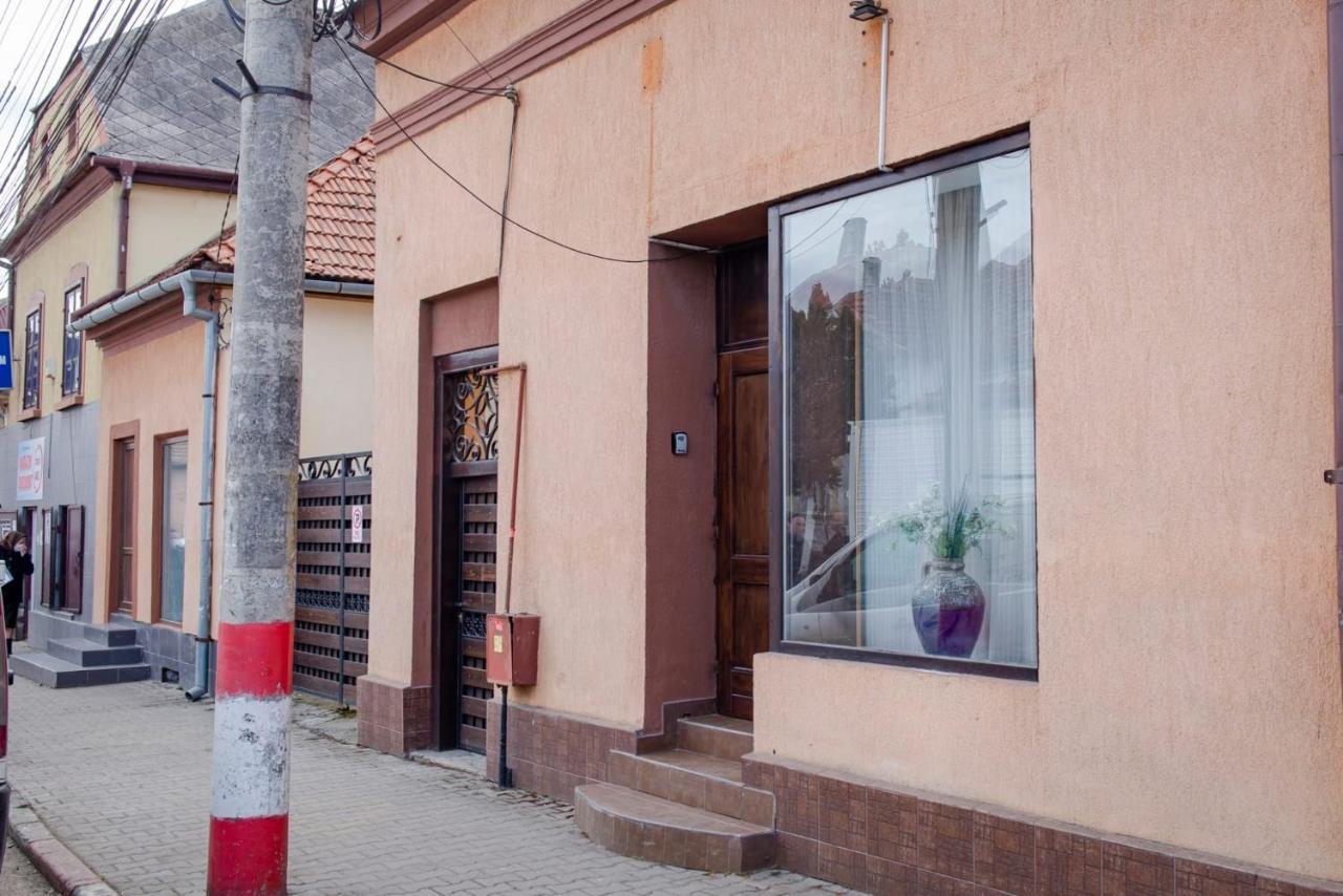Reghin Guest House Экстерьер фото